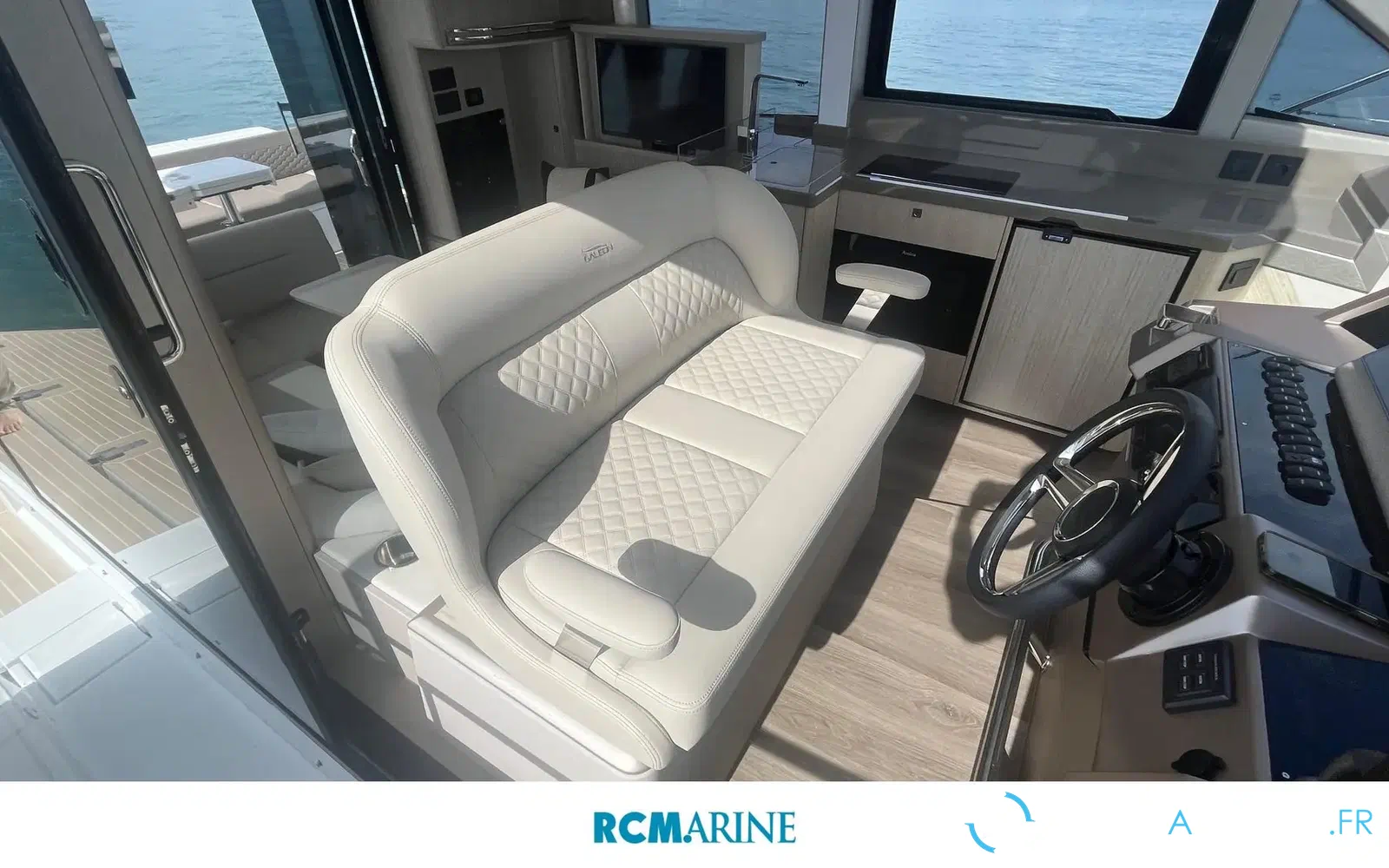 slider 9 Galeon 400 Fly