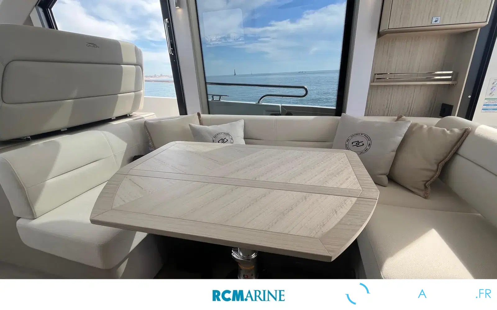 slider 8 Galeon 400 Fly