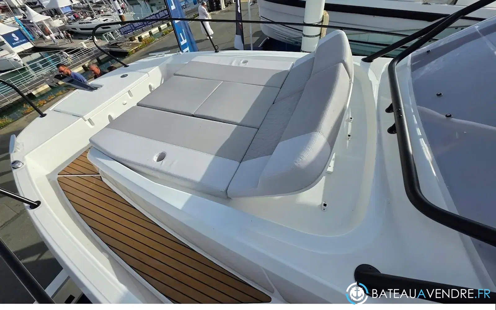 slider 5 Beneteau Flyer 9 Sundeck