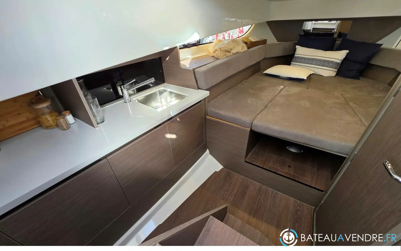 slider 8 Beneteau Flyer 9 Sundeck