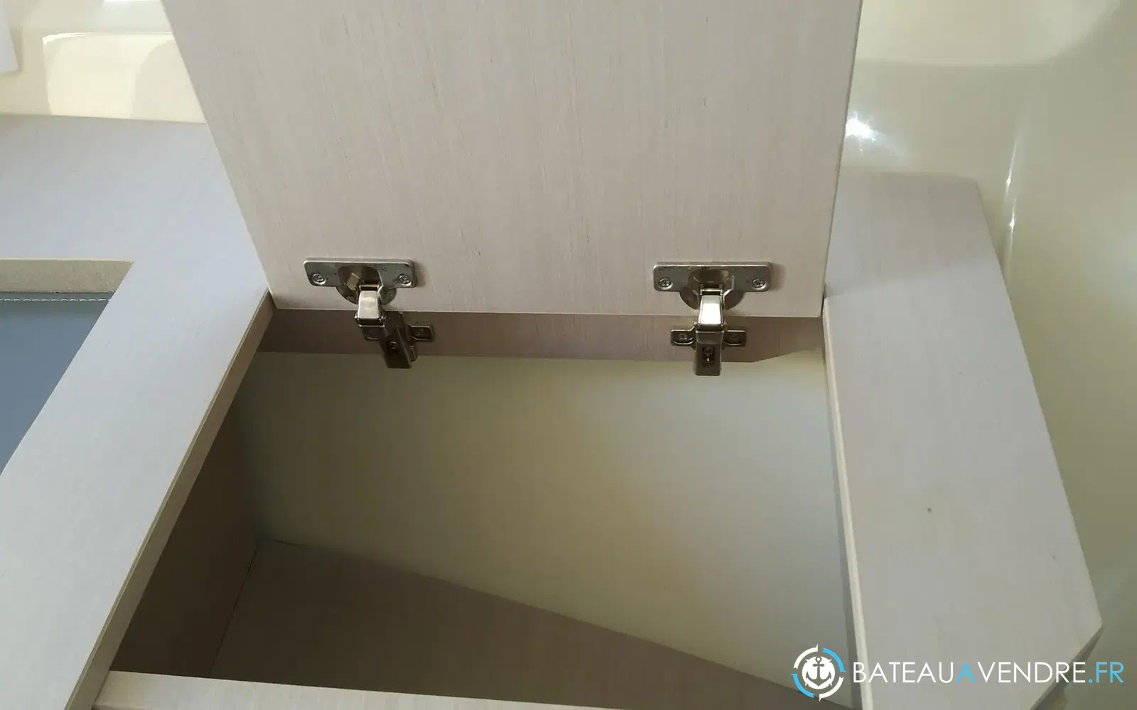 slider 33 Invictus 280 CX