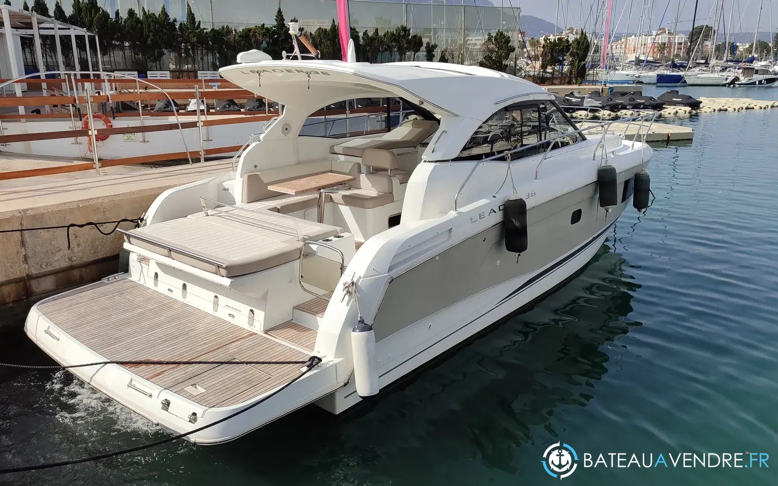 slider 1 Jeanneau Leader 36 Sportop