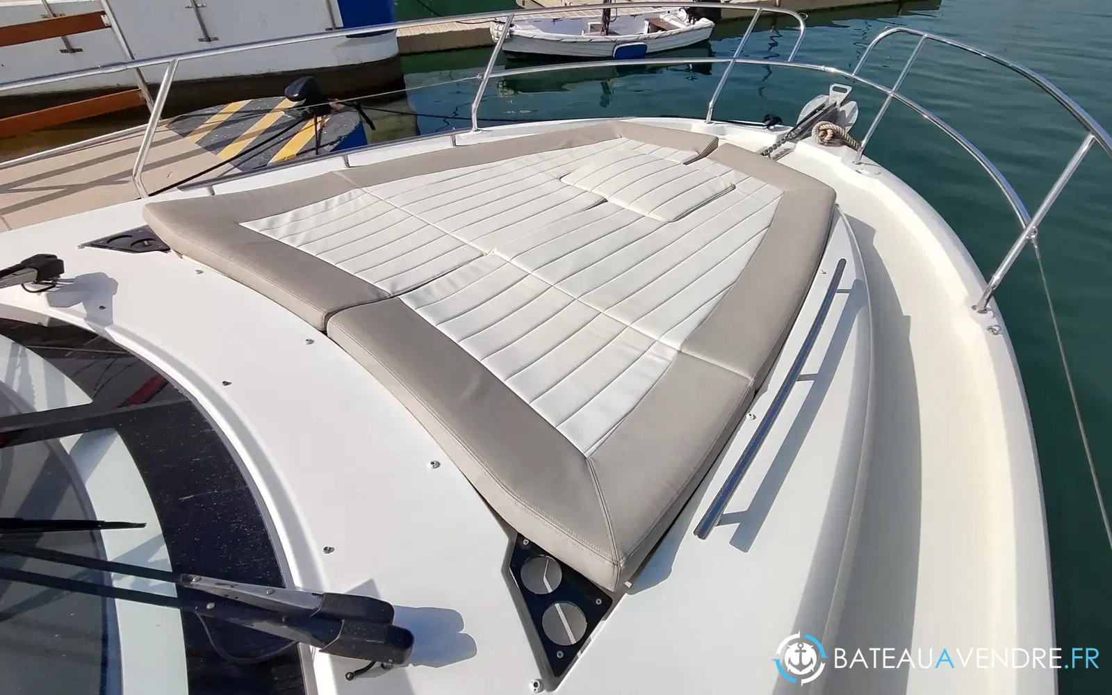 slider 5 Jeanneau Leader 36 Sportop