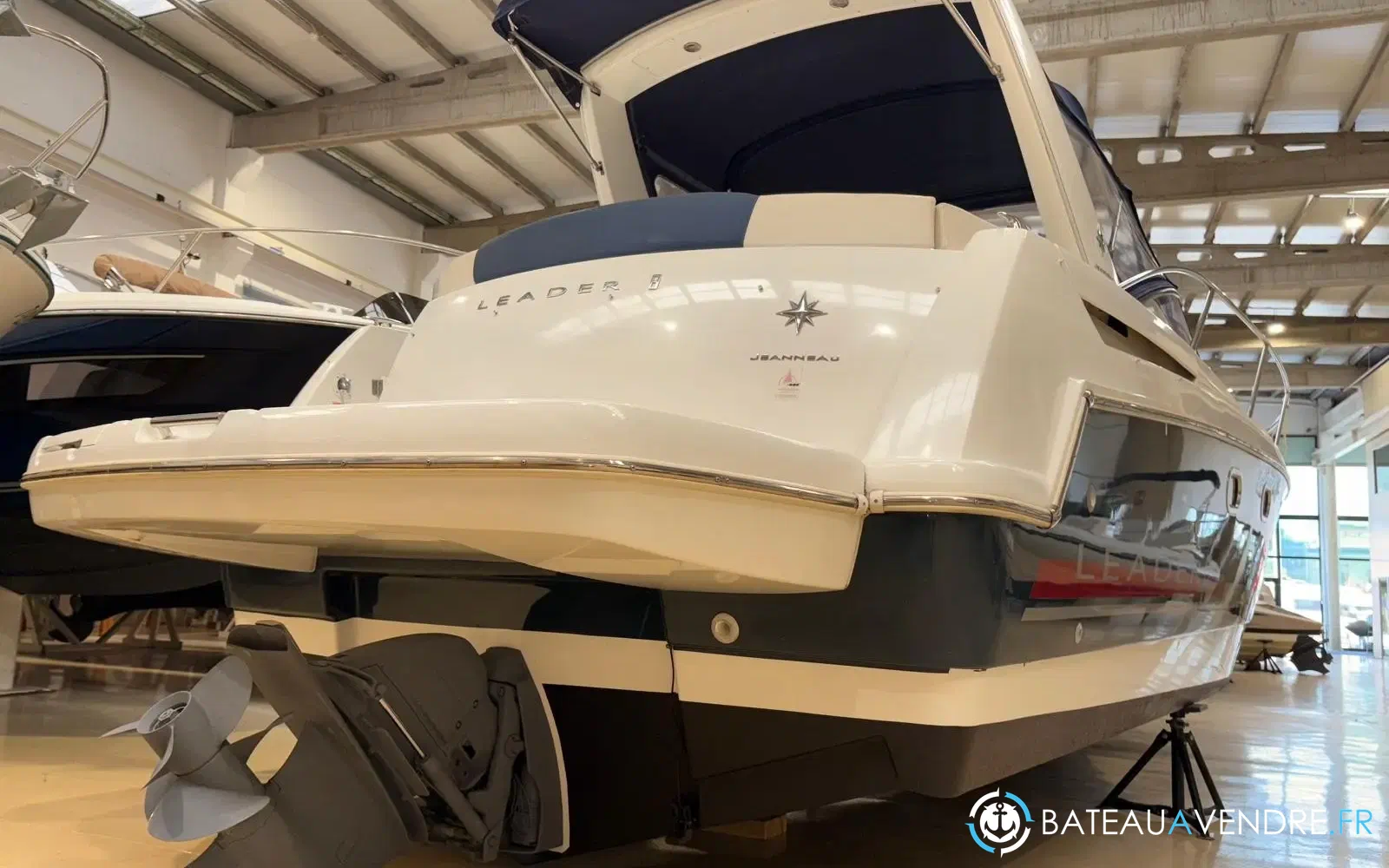 slider 3 Jeanneau Leader 8
