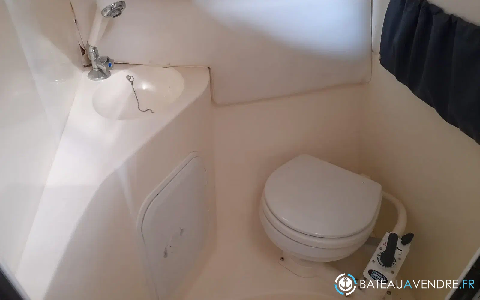 slider 11 Coverline 710 Cabin