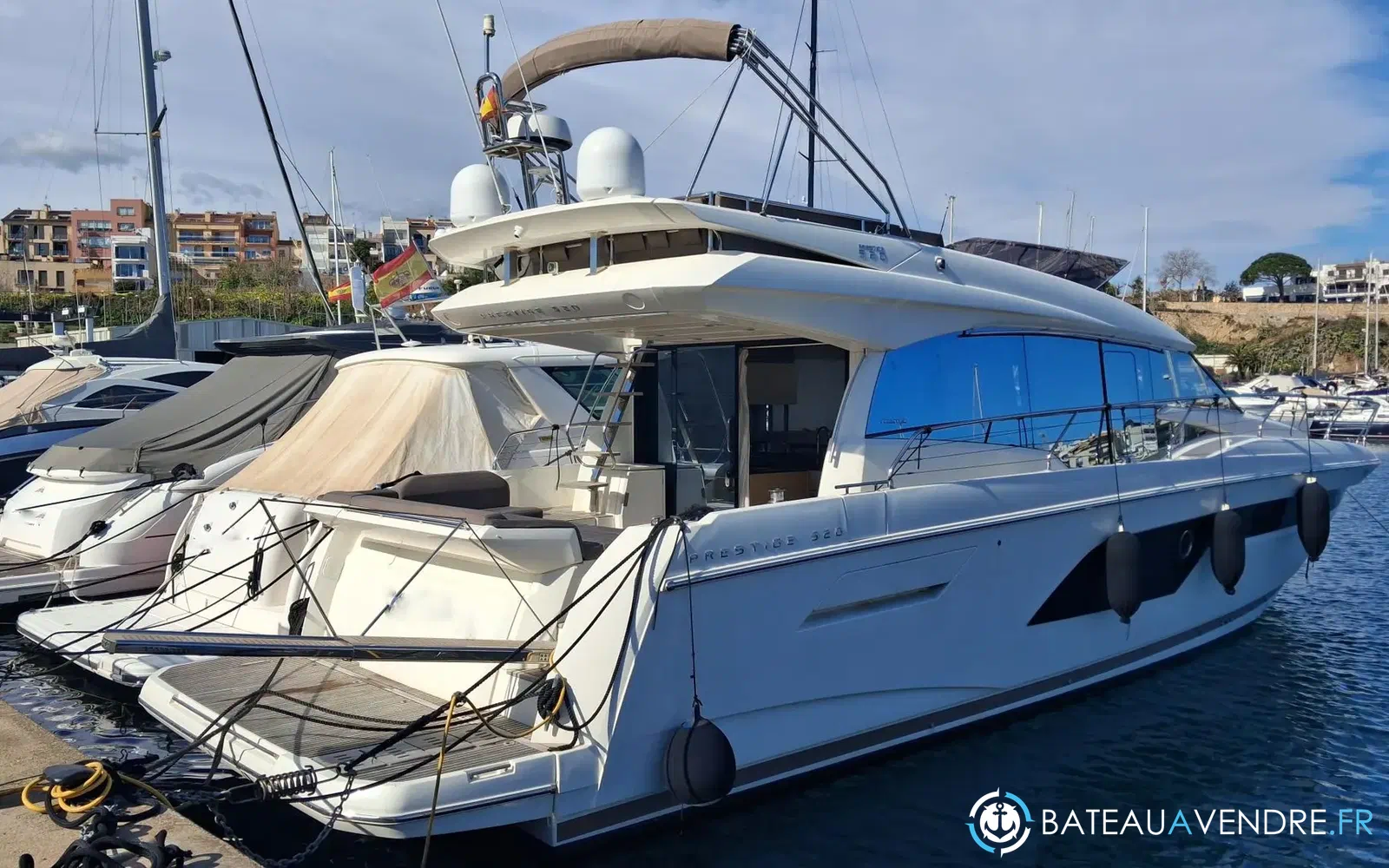 slider 0 Prestige Yachts 520 Fly