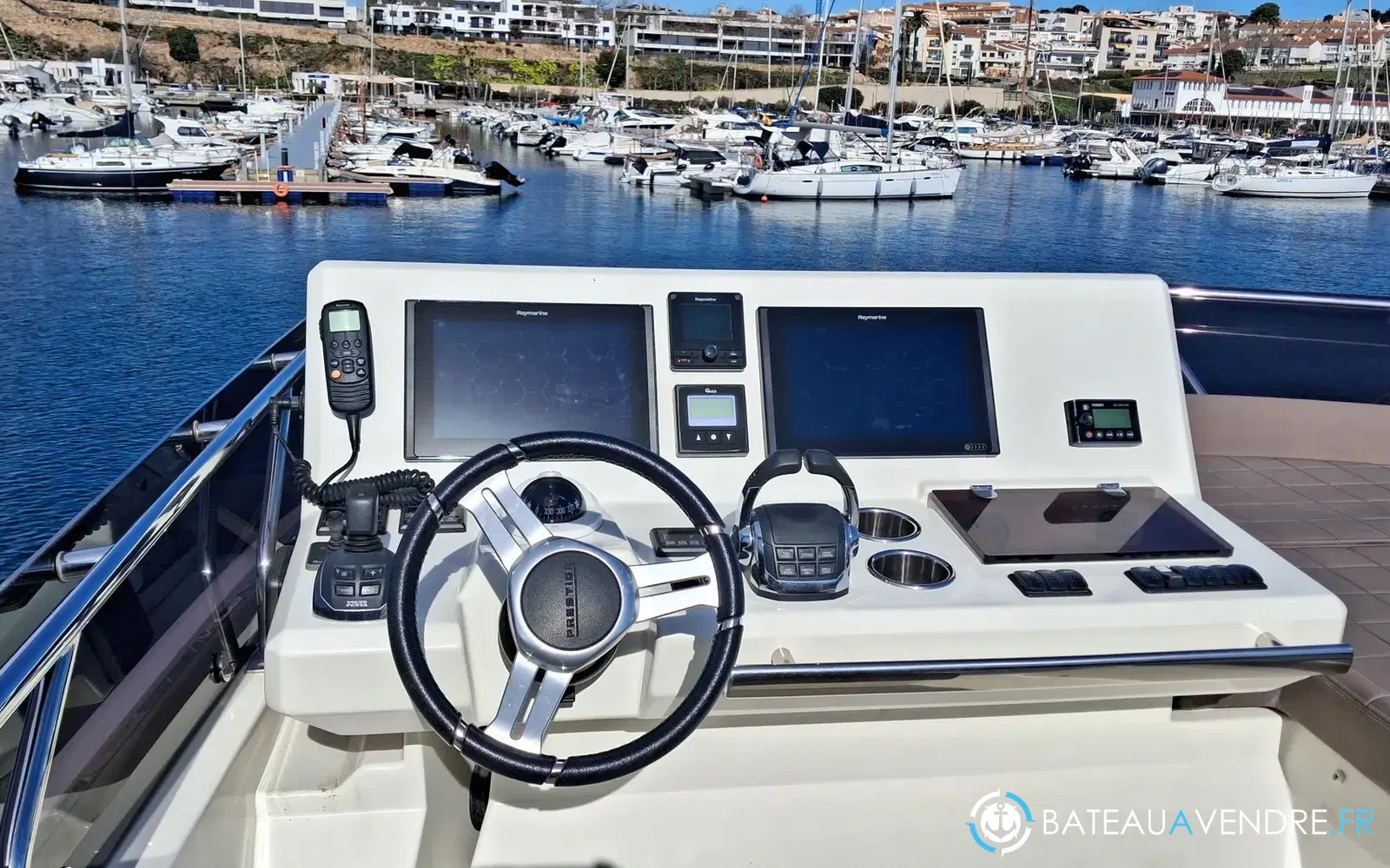 slider 13 Prestige Yachts 520 Fly