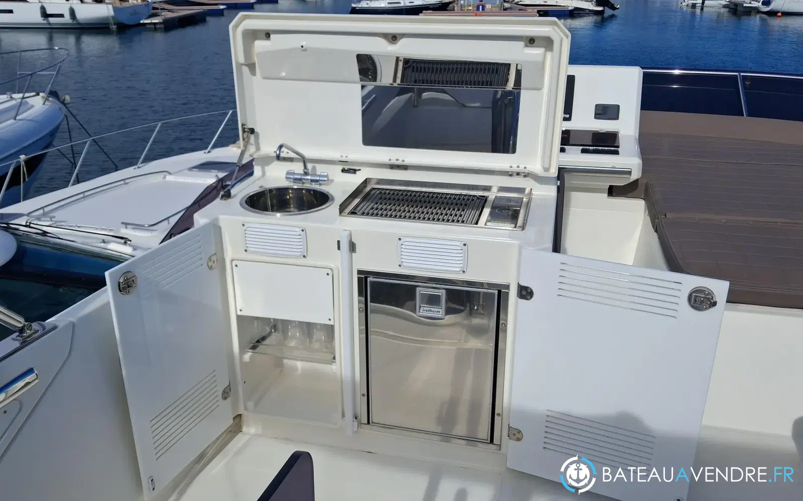 slider 19 Prestige Yachts 520 Fly