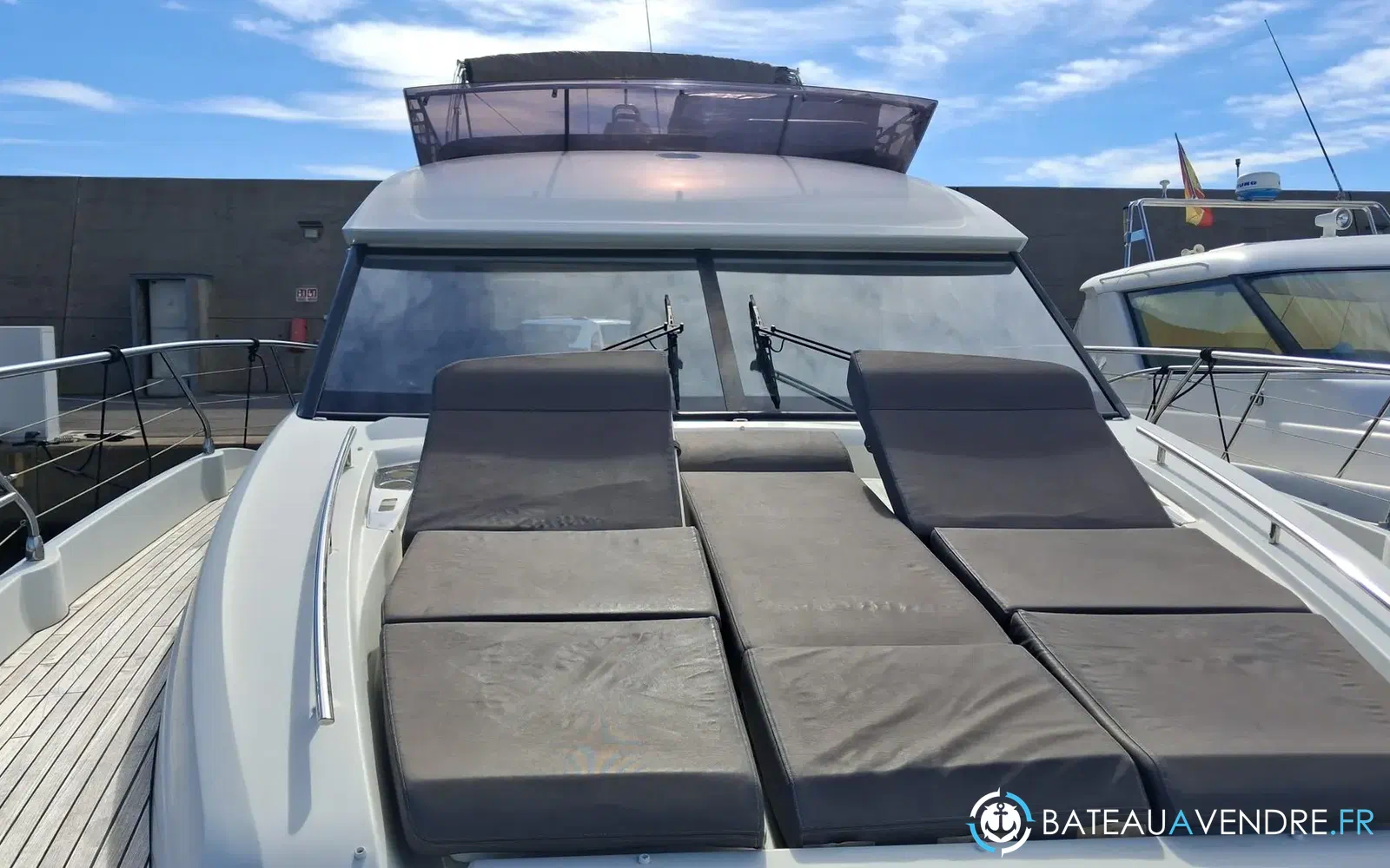 slider 28 Prestige Yachts 520 Fly