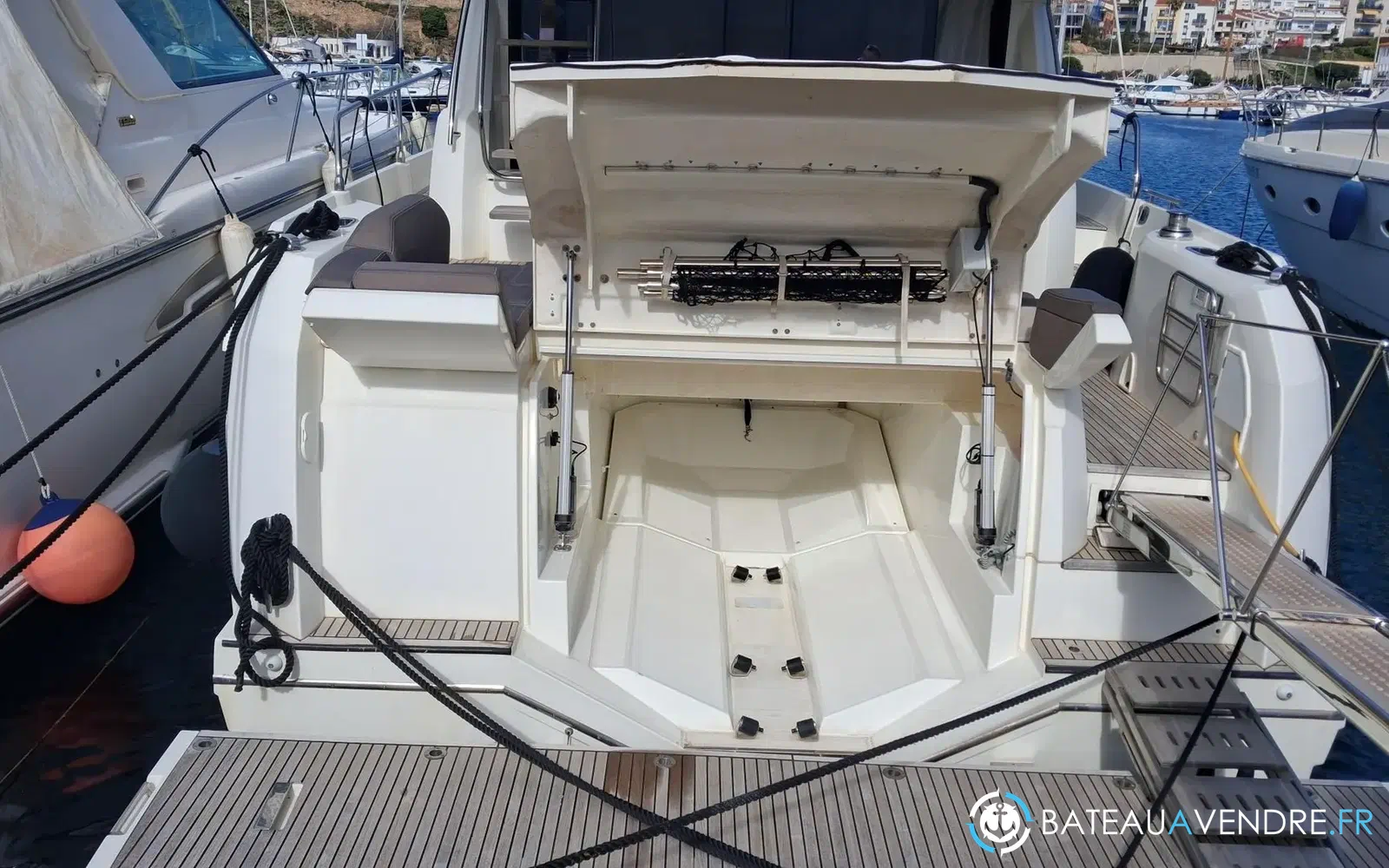 slider 32 Prestige Yachts 520 Fly