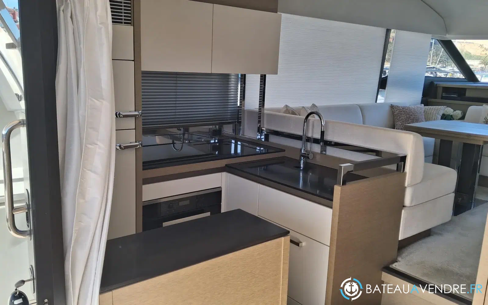 slider 38 Prestige Yachts 520 Fly