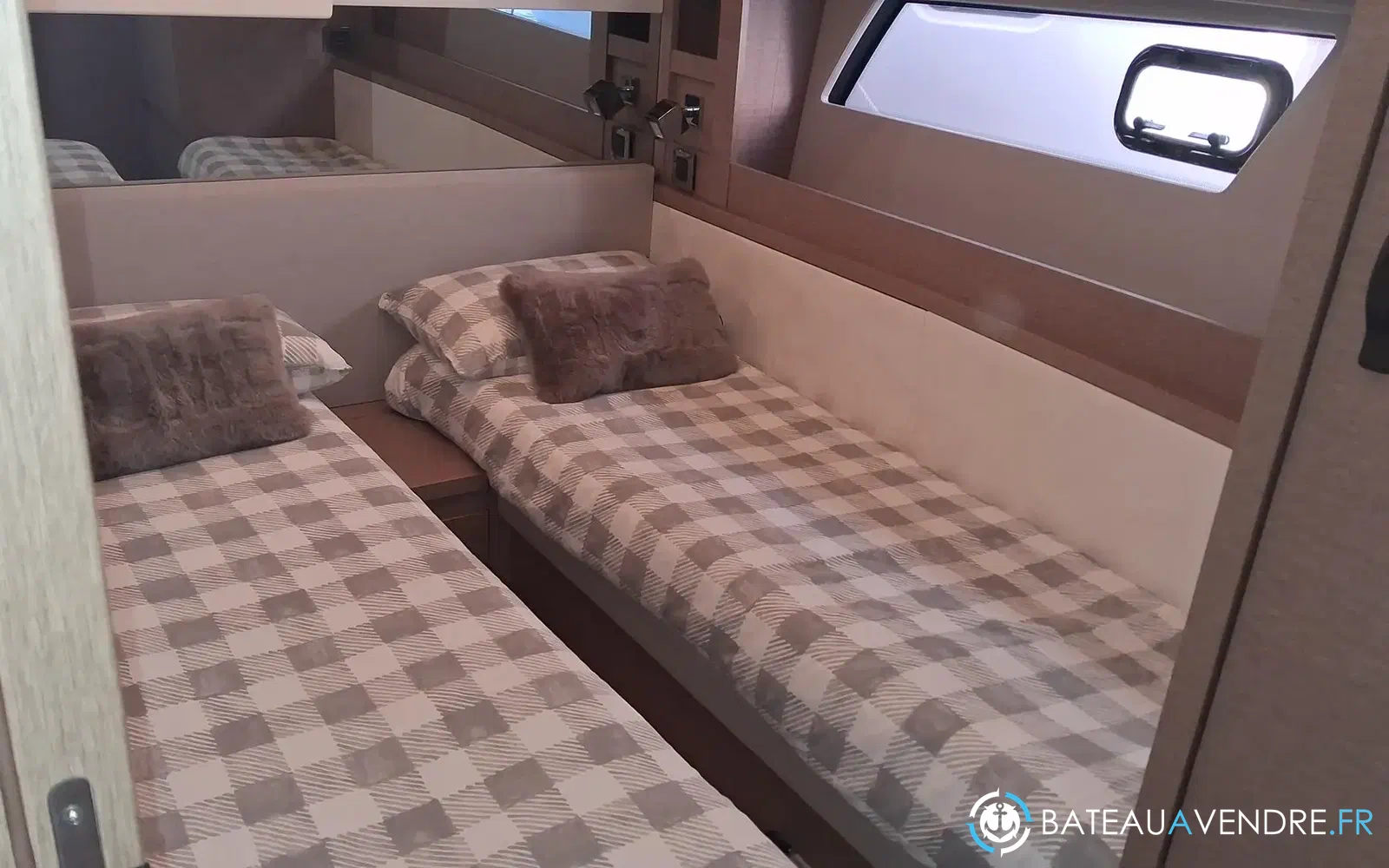 slider 82 Prestige Yachts 520 Fly