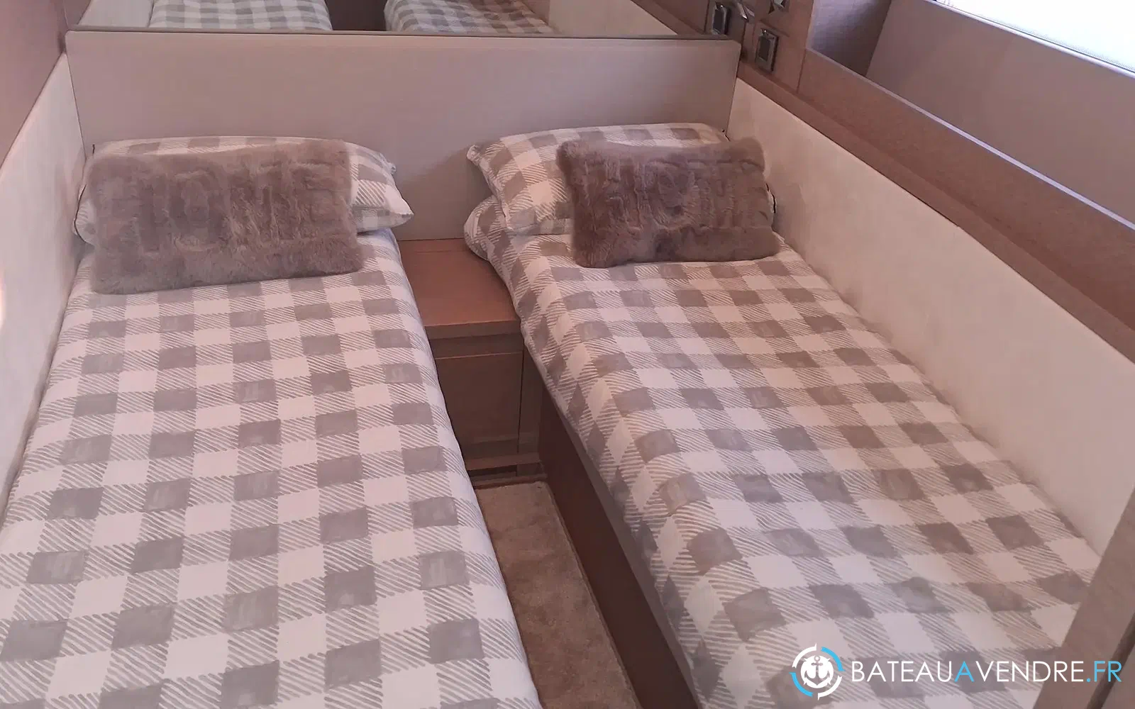 slider 83 Prestige Yachts 520 Fly