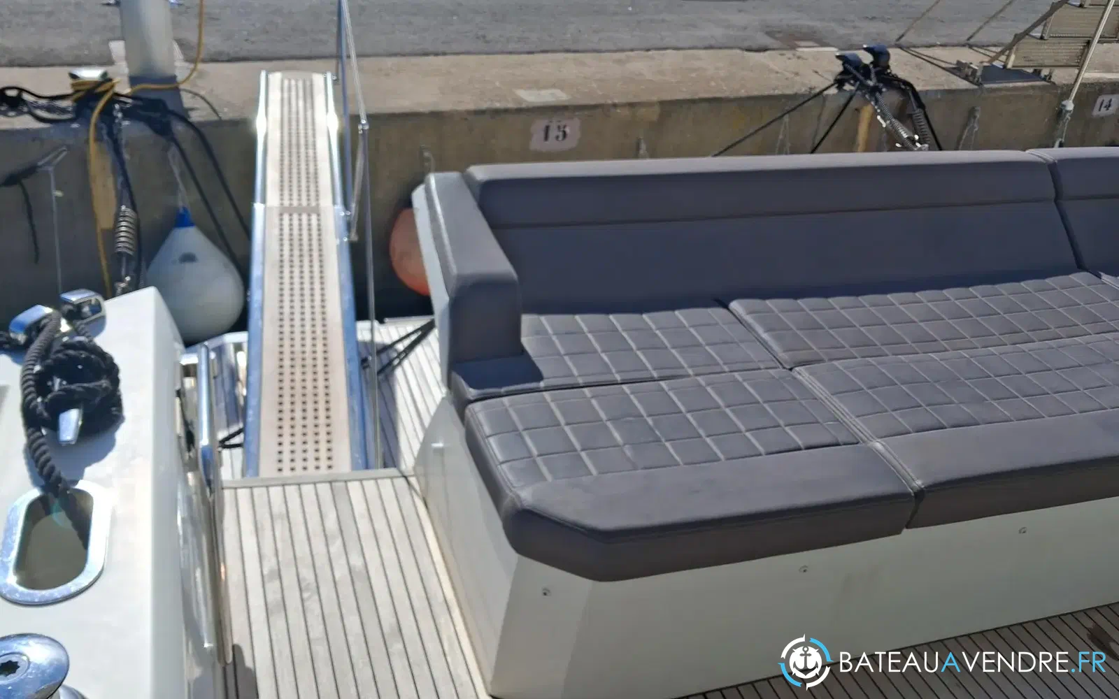 slider 8 Prestige Yachts 520 Fly