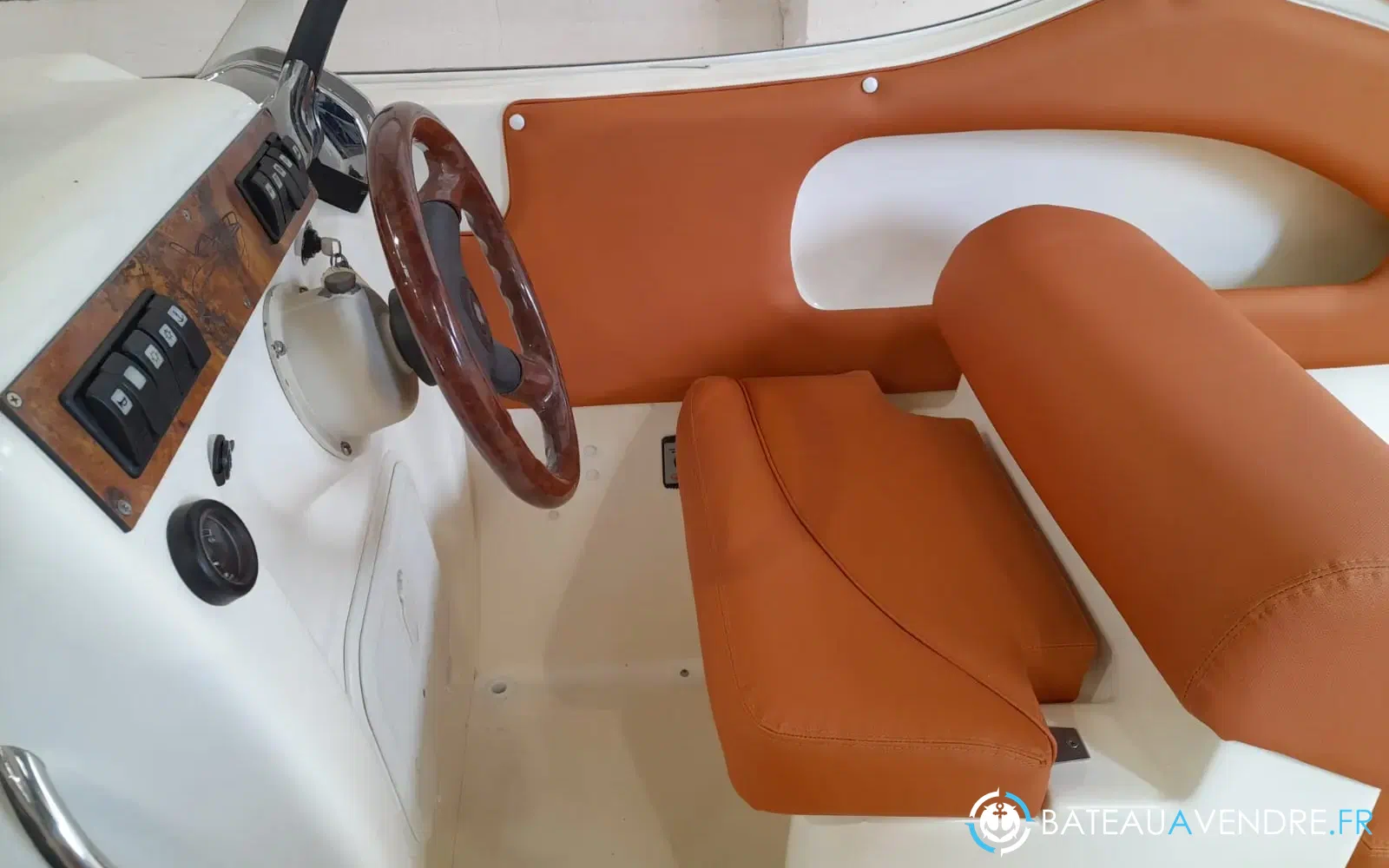 slider 2 Coverline 710 Cabin