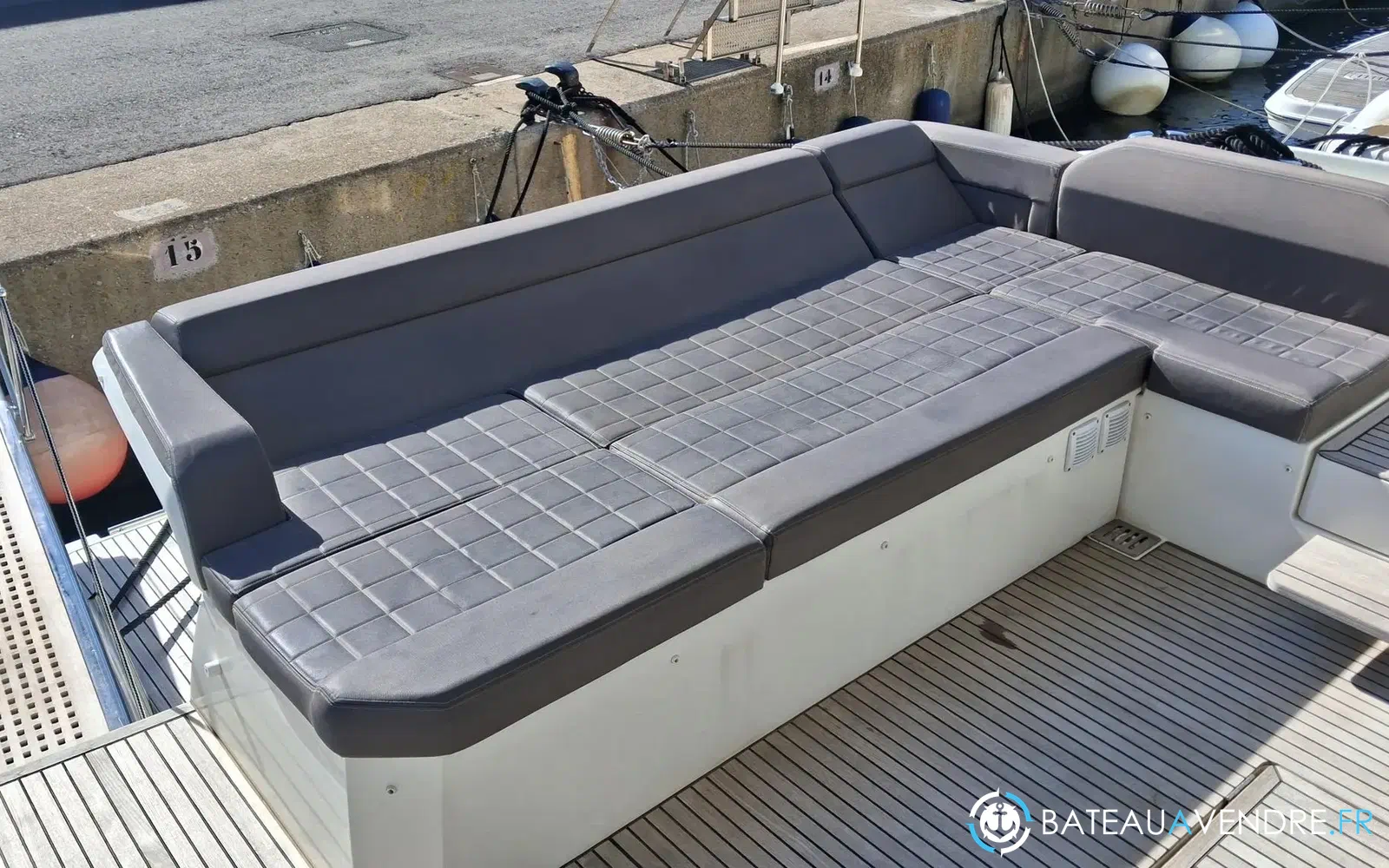 slider 7 Prestige Yachts 520 Fly