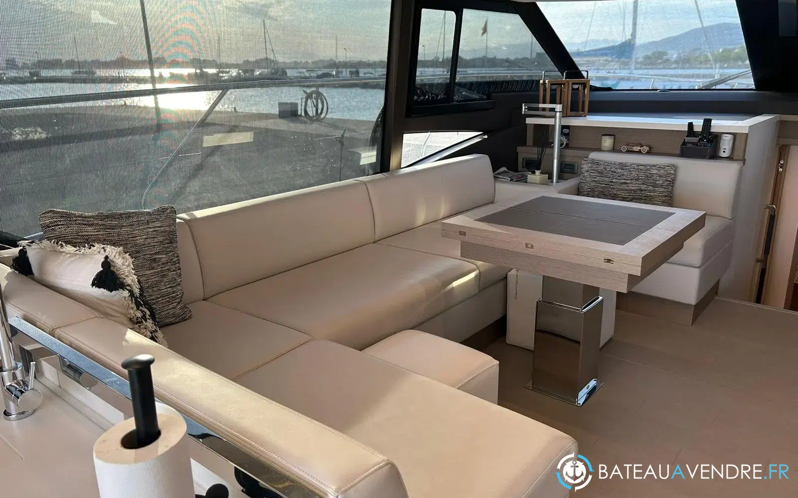 slider 15 Prestige Yachts 590 Fly