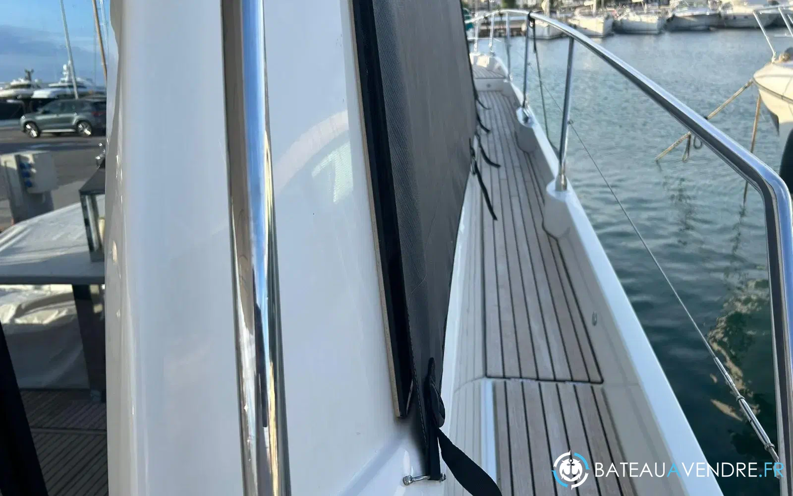 slider 16 Prestige Yachts 590 Fly