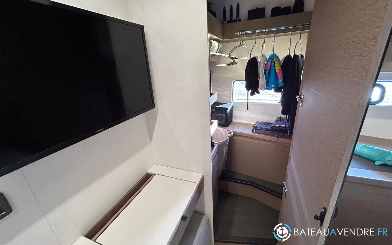 slider 21 Prestige Yachts 590 Fly