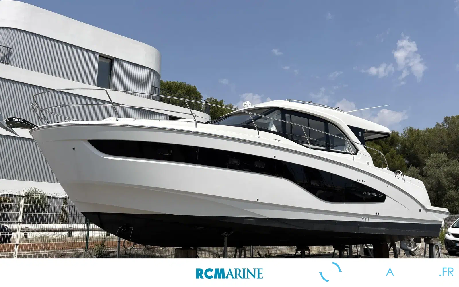 slider 1 Beneteau Antares 12