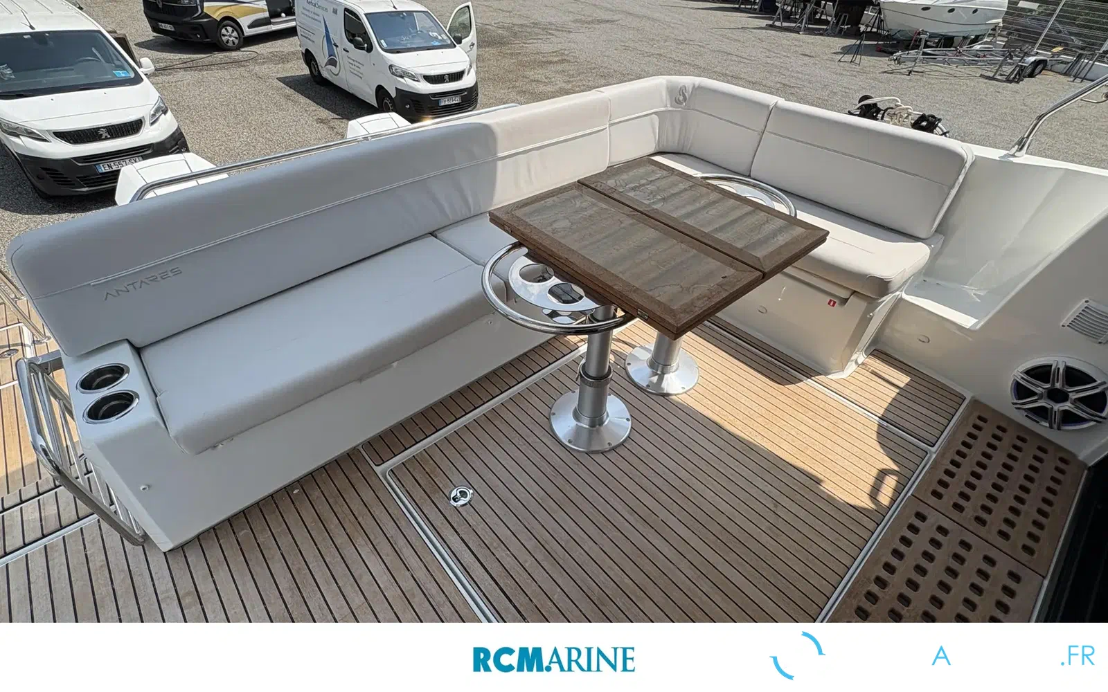 slider 28 Beneteau Antares 12