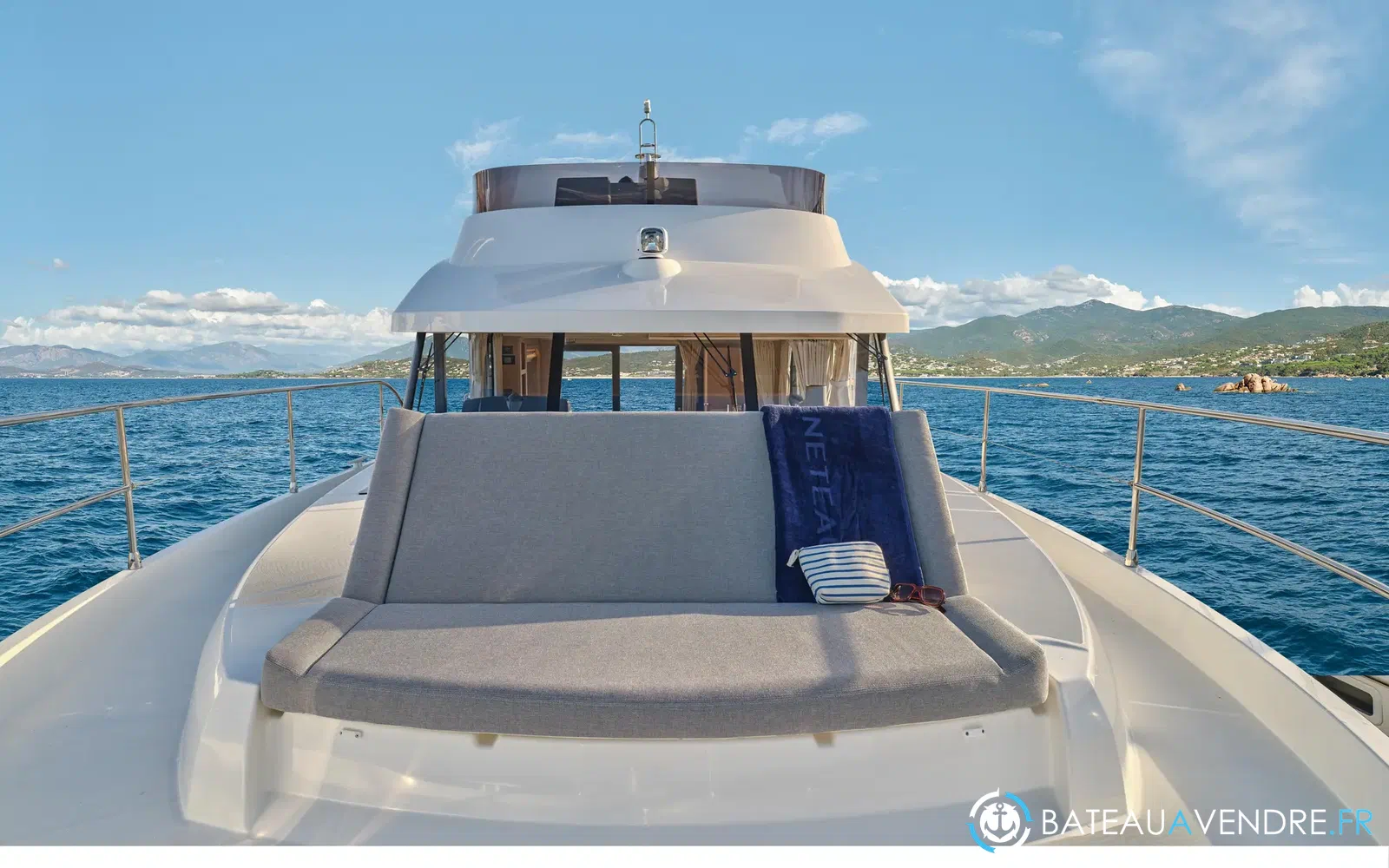 slider 10 Beneteau Swift Trawler 48