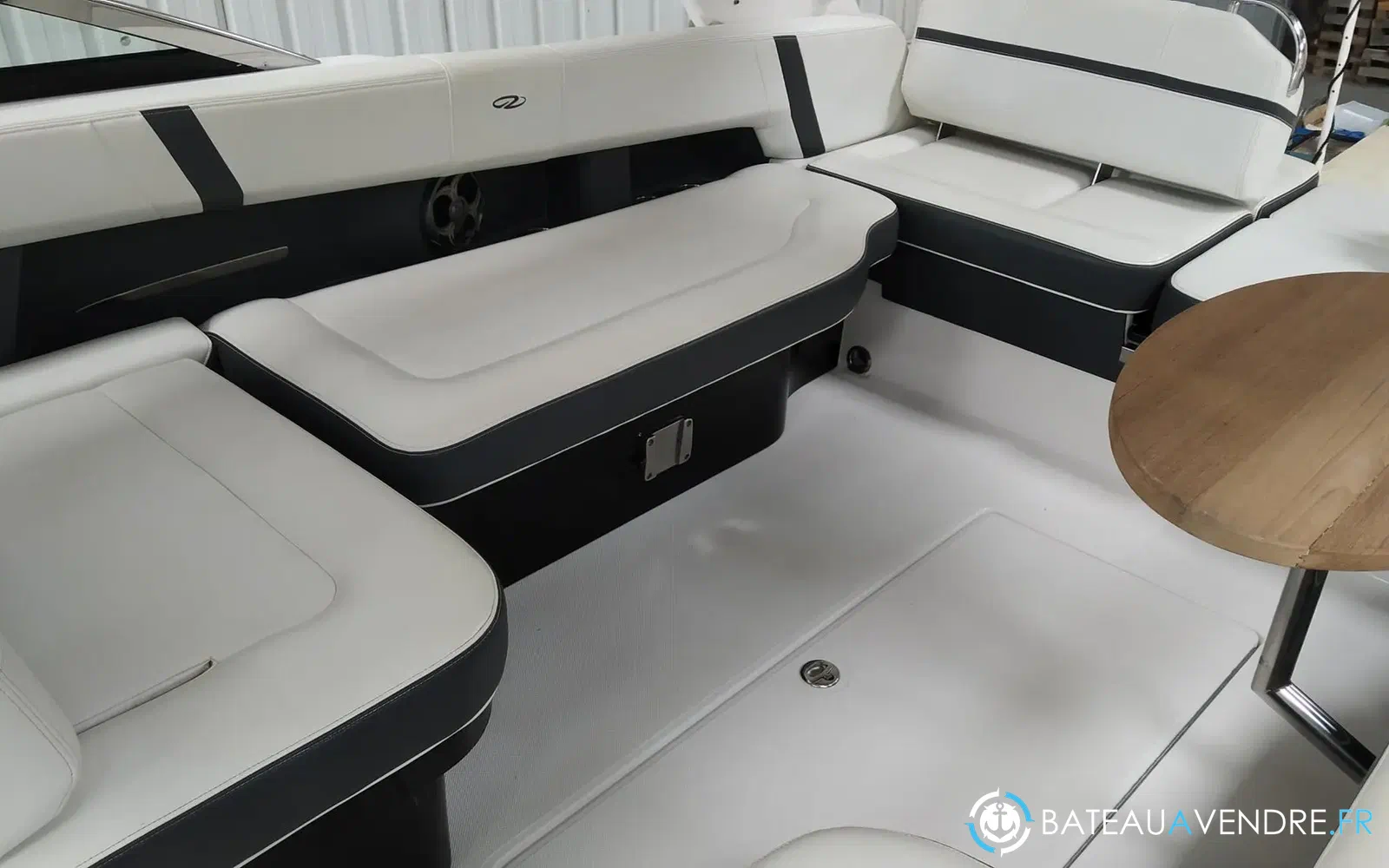 slider 22 Regal 2800
