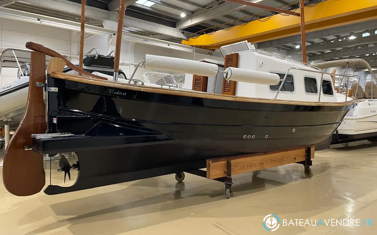 slider 0 Tiburon 37 Cabinado