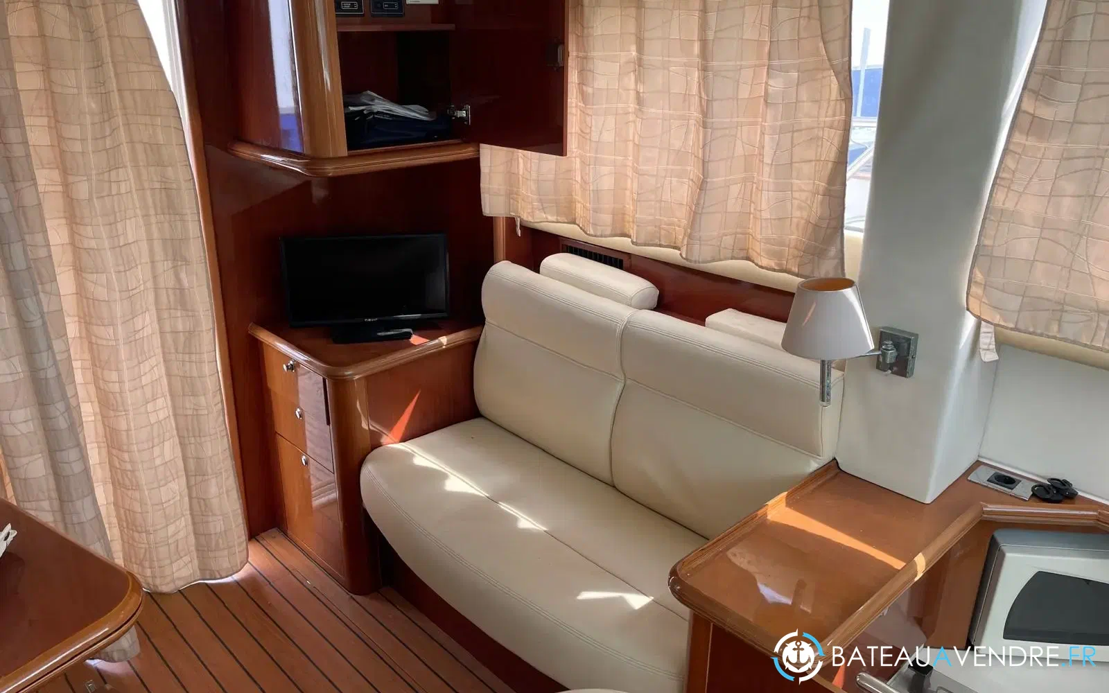 slider 7 Jeanneau Prestige 36