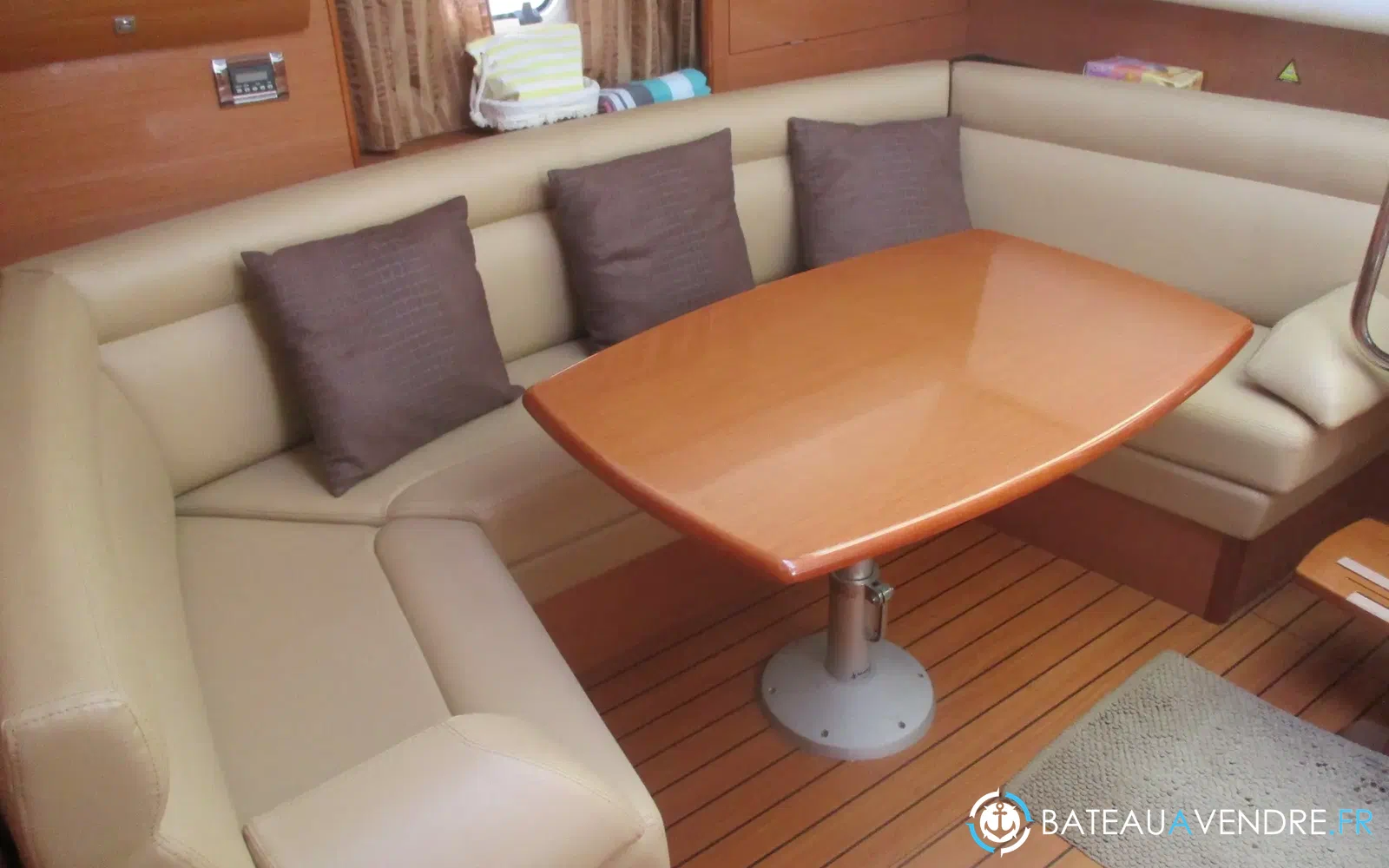 slider 22 Jeanneau Prestige 38 S