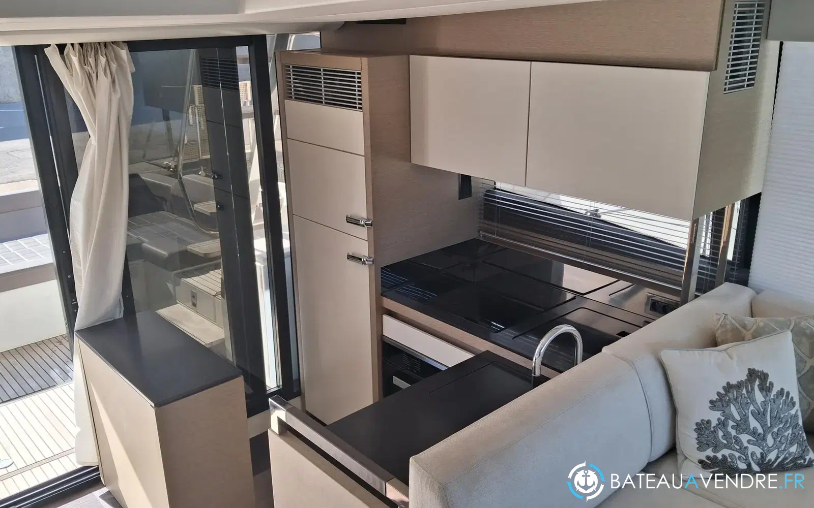 slider 39 Prestige Yachts 520 Fly