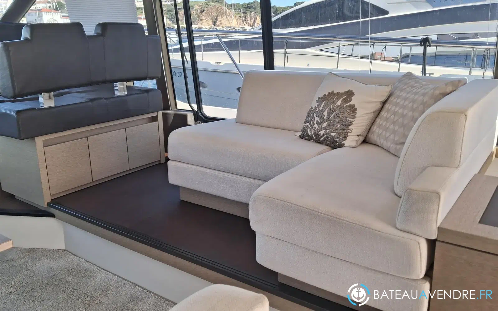 slider 54 Prestige Yachts 520 Fly