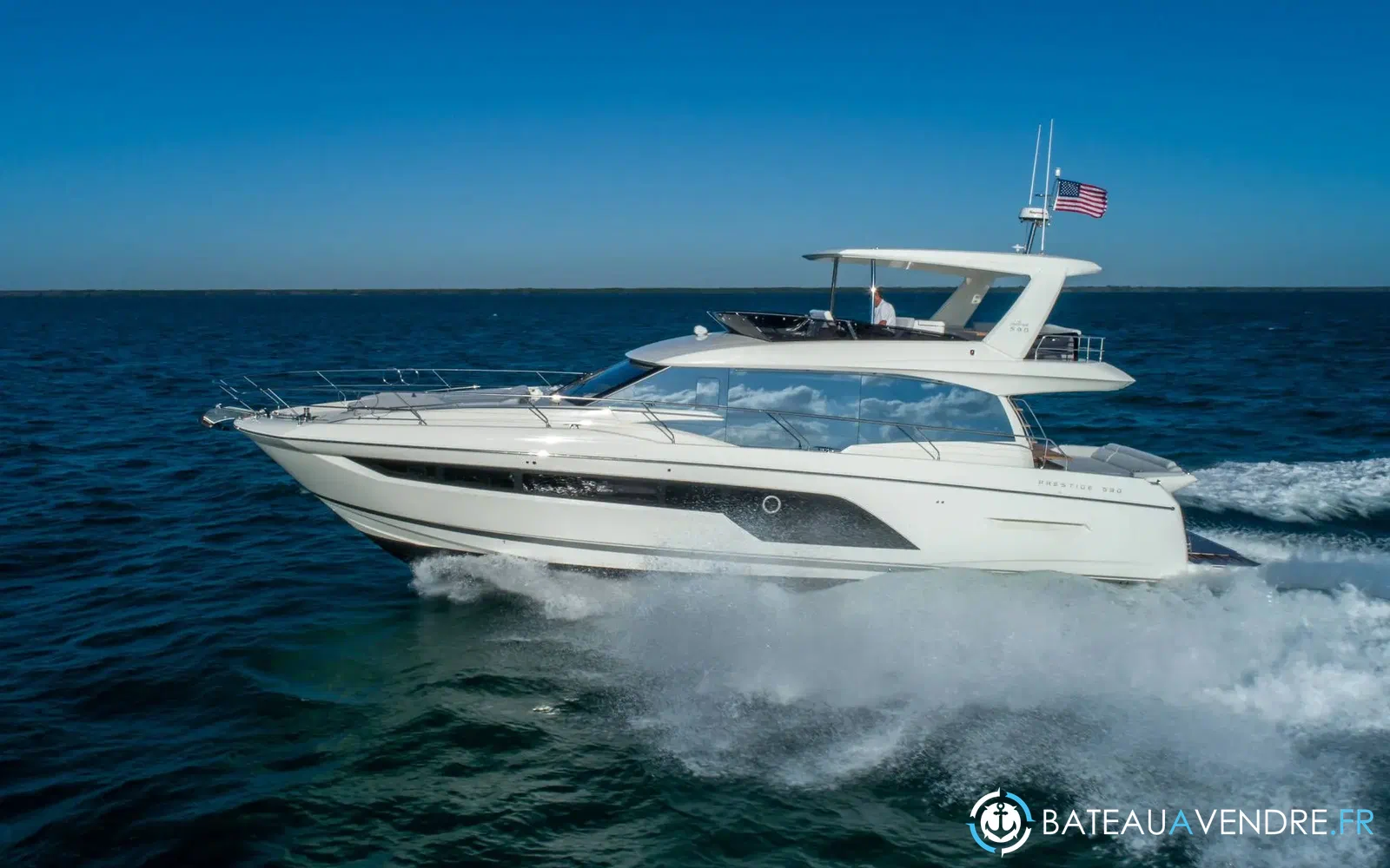 slider 0 Prestige Yachts 590 Fly