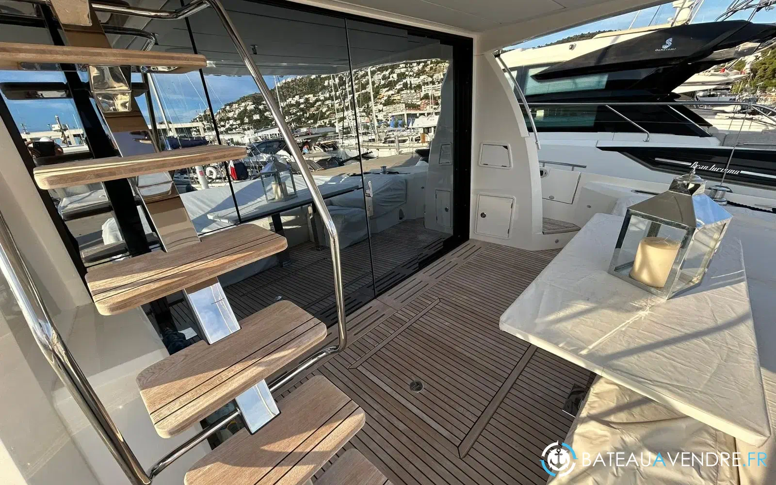 slider 4 Prestige Yachts 590 Fly