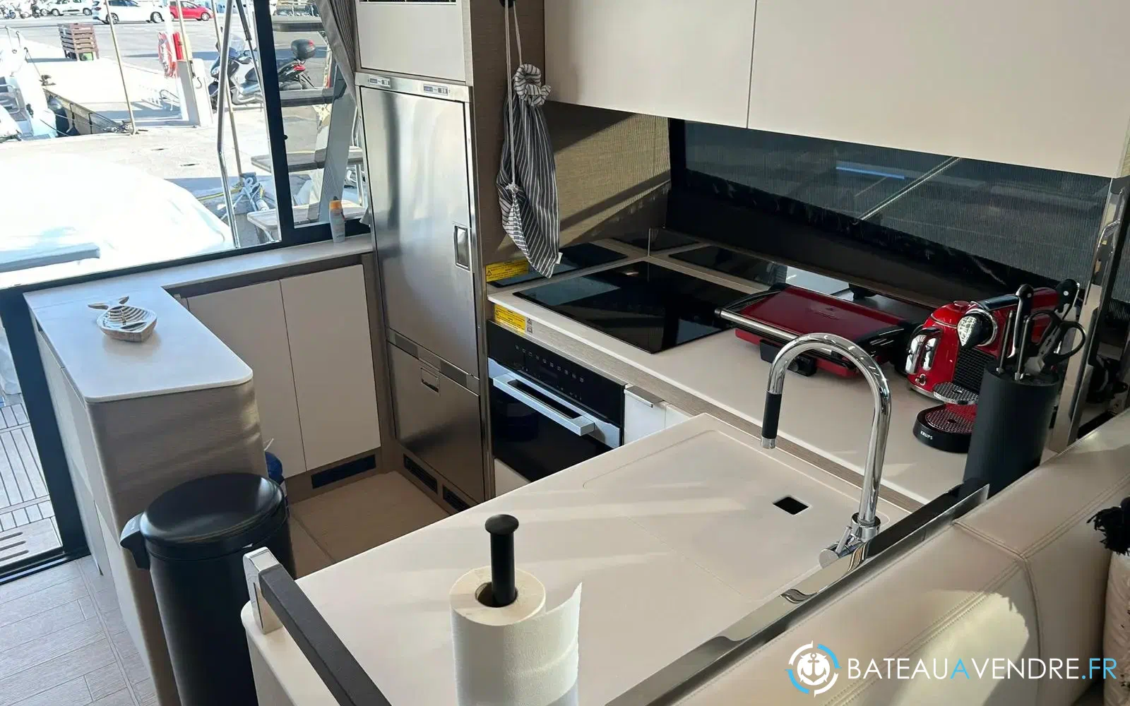 slider 5 Prestige Yachts 590 Fly