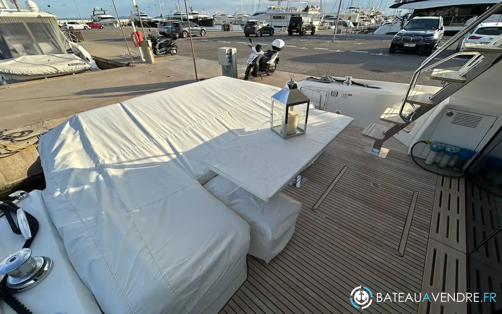 slider 6 Prestige Yachts 590 Fly