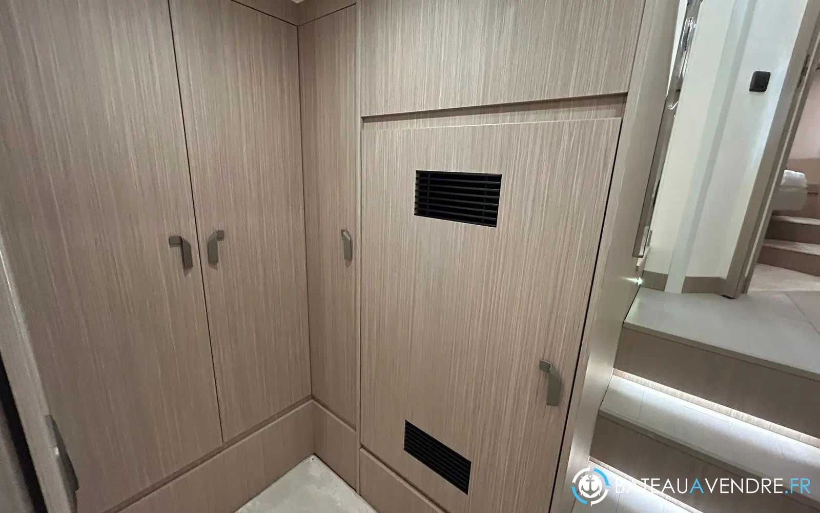 slider 11 Prestige Yachts F4.9