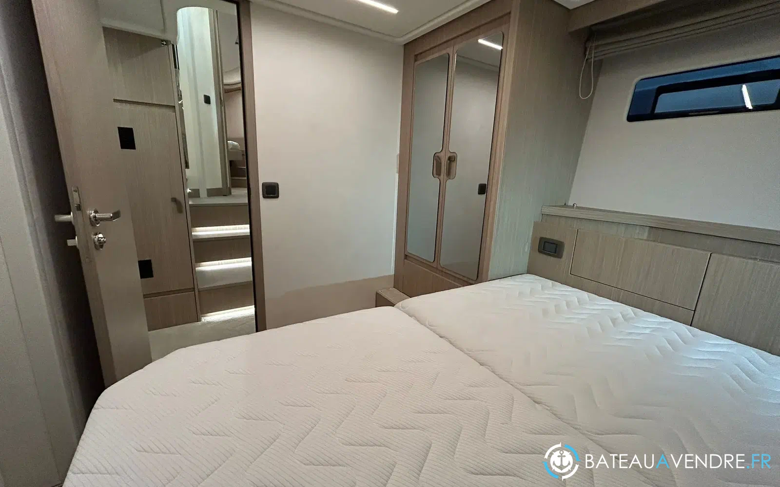 slider 13 Prestige Yachts F4.9