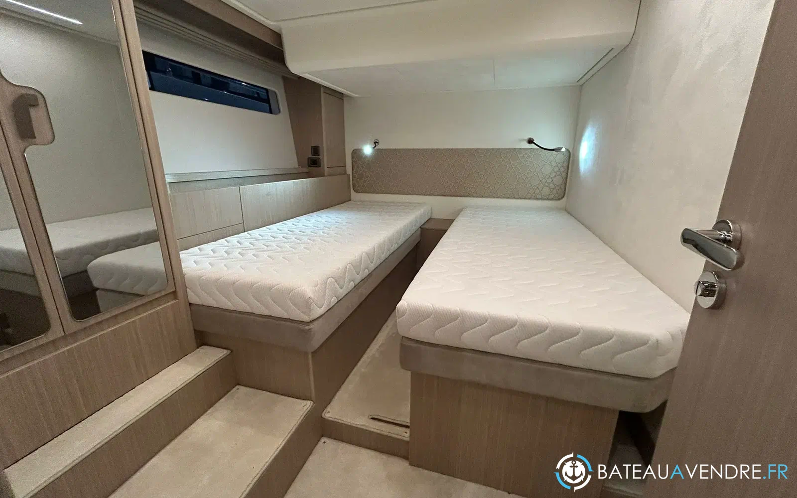 slider 18 Prestige Yachts F4.9