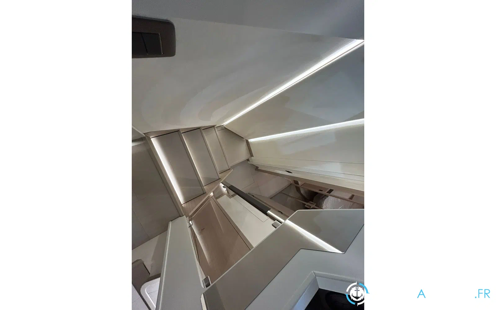 slider 32 Prestige Yachts F4.9