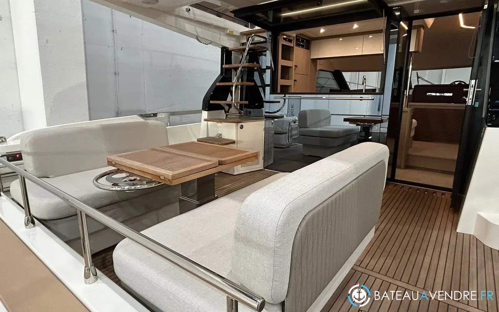 slider 44 Prestige Yachts F4.9