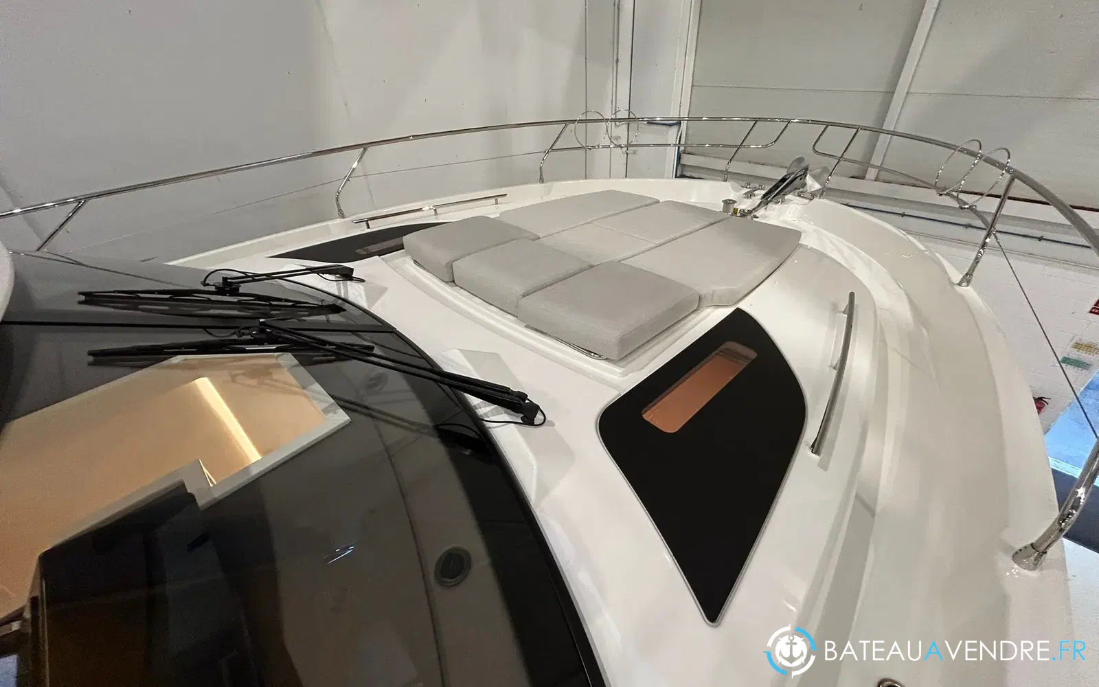 slider 8 Prestige Yachts F4.9