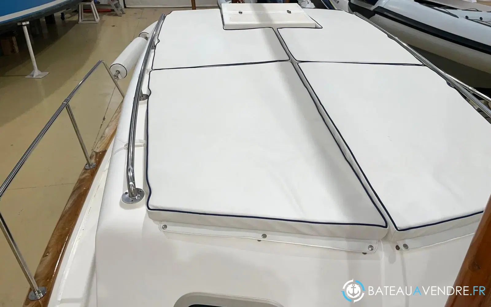 slider 18 Tiburon 37 Cabinado