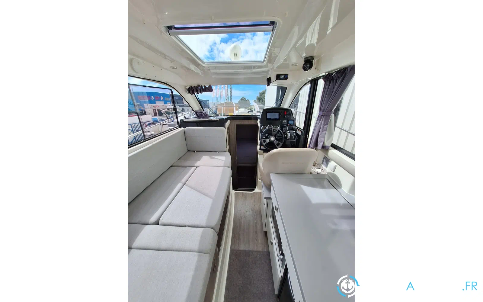 slider 8 Quicksilver Activ 905 Weekend