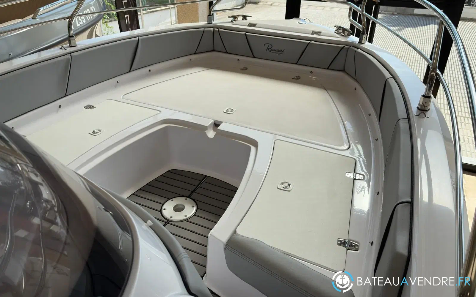 slider 6 Ranieri Voyager 21 S