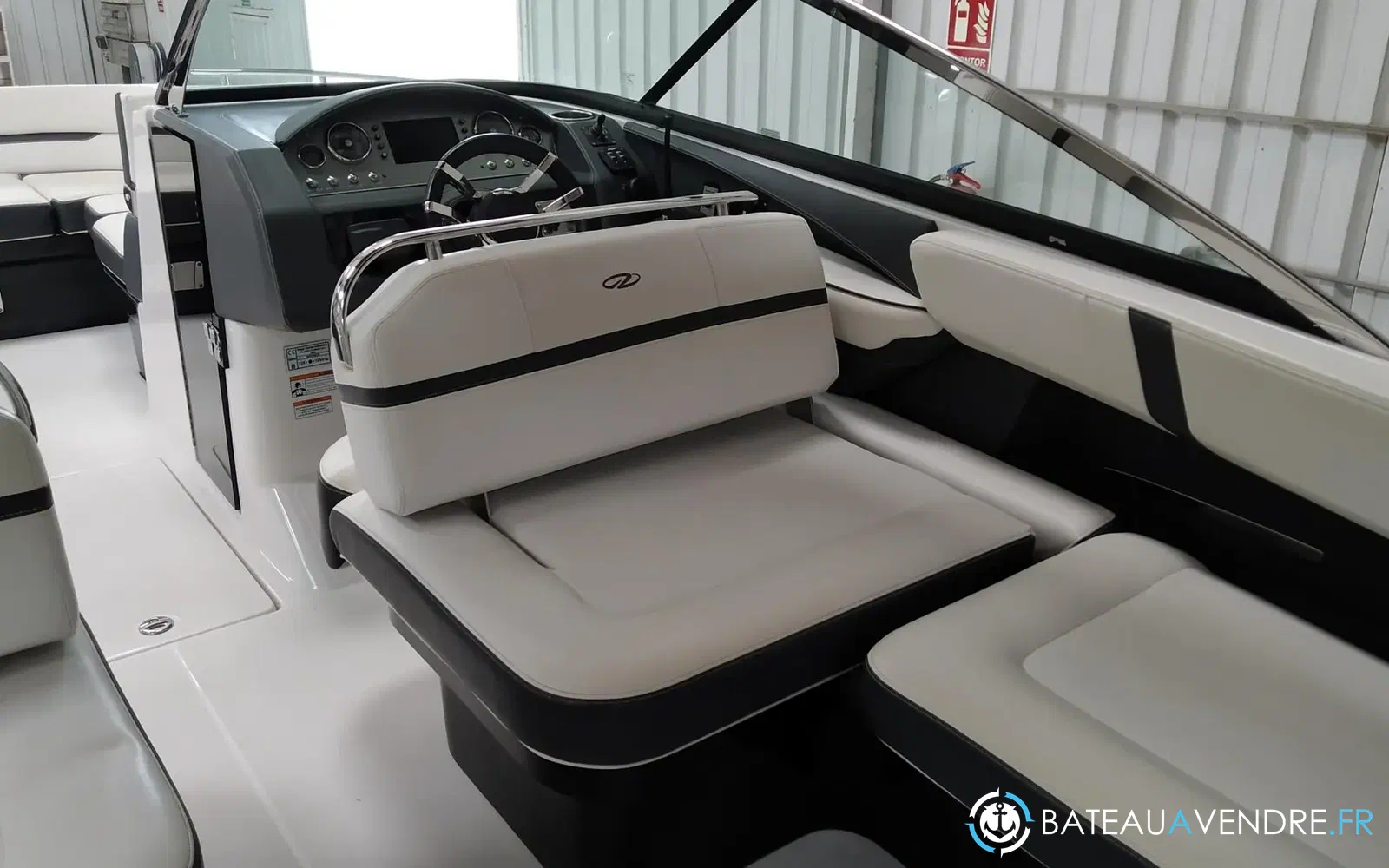 slider 19 Regal 2800
