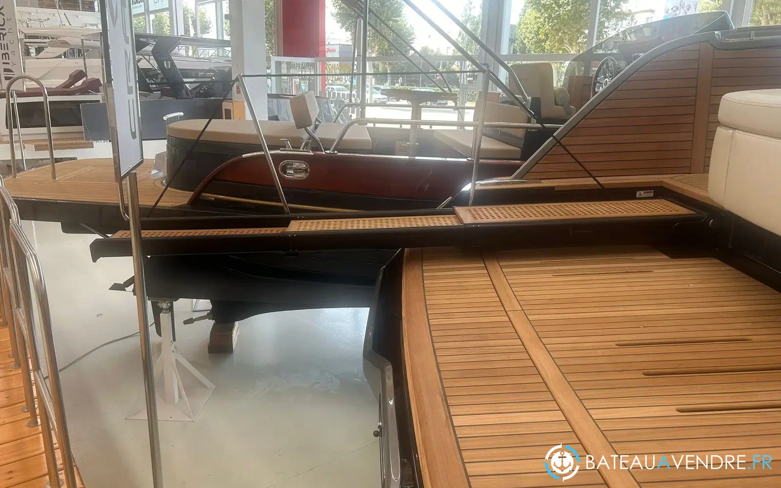 slider 9 Cranchi A46 Luxury Tender