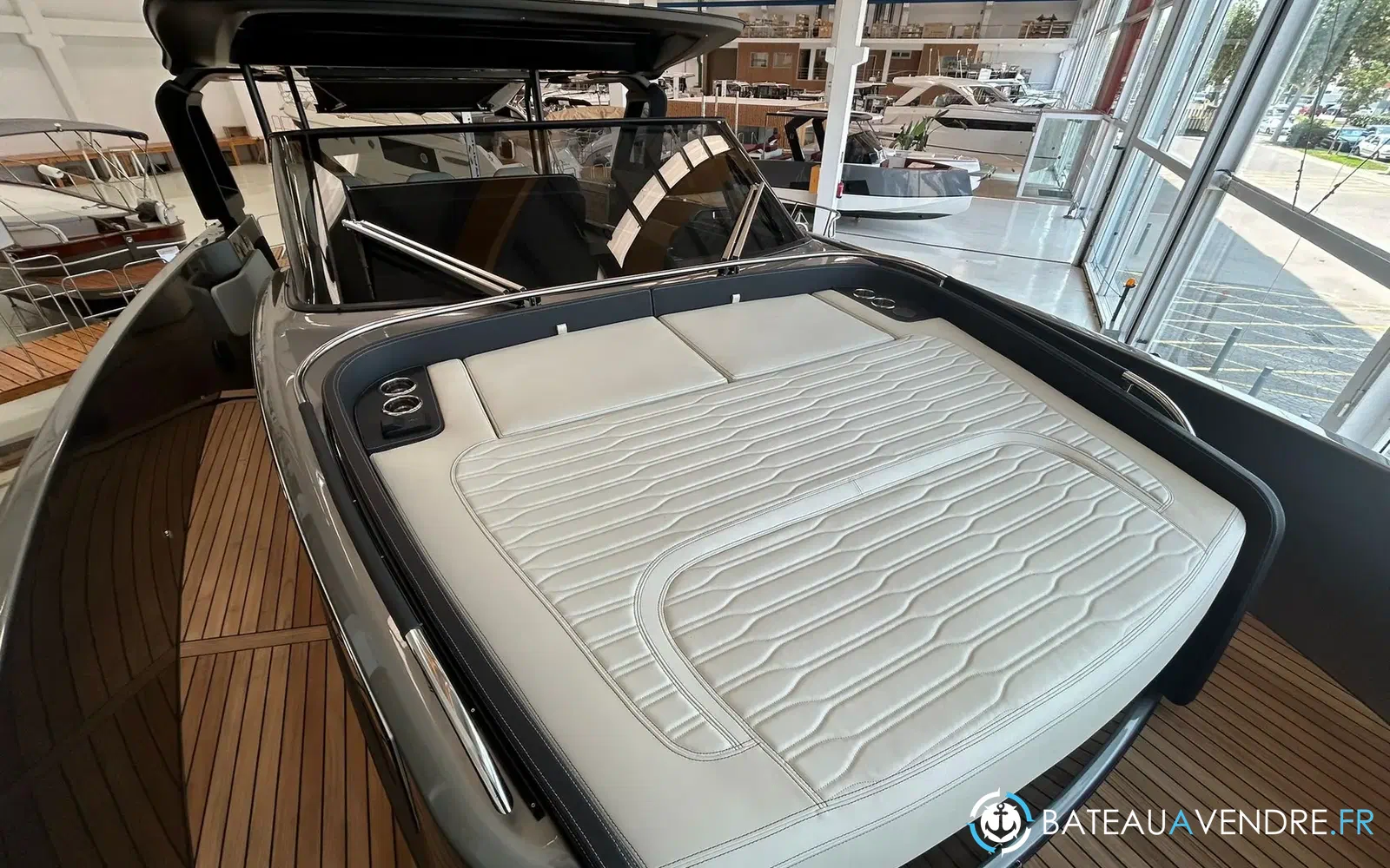 slider 16 Cranchi A46 Luxury Tender