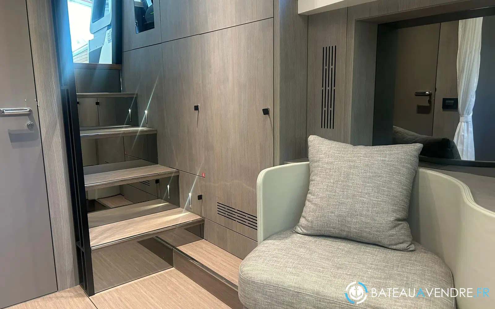 slider 54 Cranchi A46 Luxury Tender