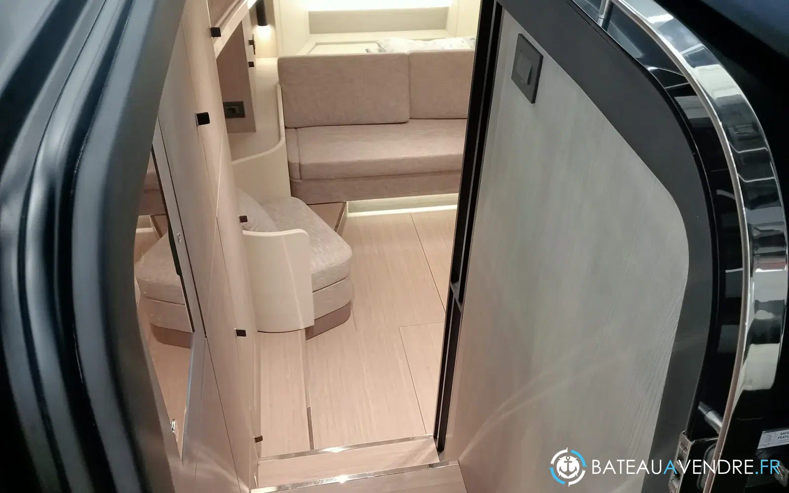 slider 18 Cranchi A46 Luxury Tender